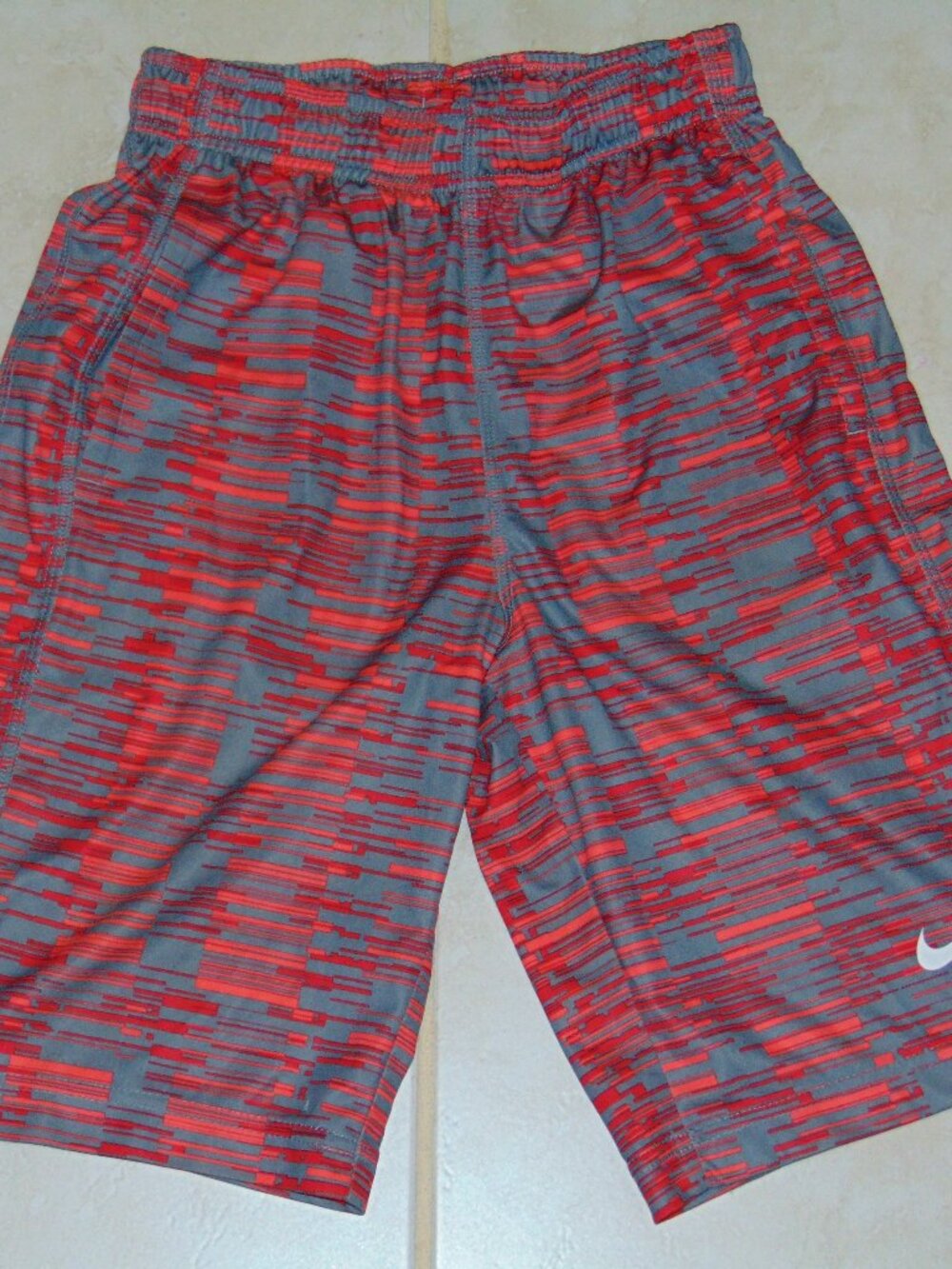 Nike Elite Basketball Boys Shorts Youth  Size. Medium Dri-Fit Red Gray Elastic